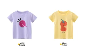 Détail de t-shirts en coton à manches courtes pour enfants en violet clair et jaune à motifs