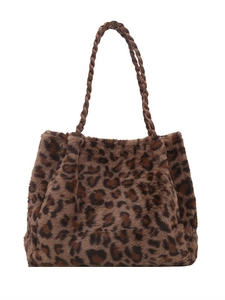 Retro leopard print faux fur tote bag with woven brown handles for winter fashion