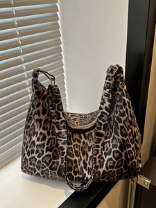 Women Leopard Print Tote Bag Large Capacity PU Leather Hobo Shoulder Bag Adjustable Strap Commute Daily Fashion Handbag