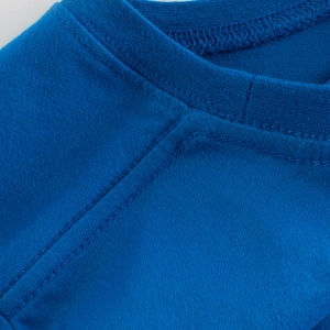 T-shirt blu in cotone per bambini con scollo rotondo e cuciture di alta qualità