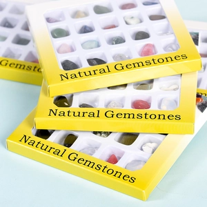 Coffret éducatif de 24 pierres précieuses naturelles et minéraux dans une boîte jaune
