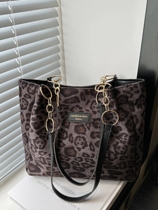 Leopard Print Tote Bag Women PU Leather Large Capacity Retro Shoulder Bag Gold Chain Strap Fashion Commuter Handbag