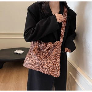 Sac fourre-tout élégant pour femme en toile léopard avec poignées et bandoulière