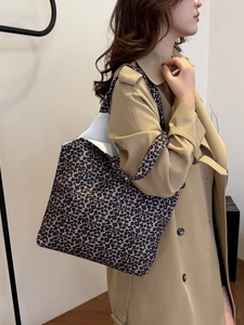 Chic leopard print canvas tote bag for women with large capacity for daily commuting