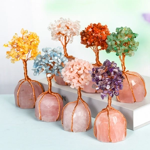 Set di sette alberi della vita in cristallo con foglie di pietre preziose su basi di quarzo