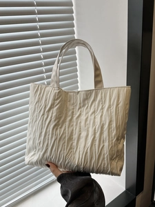 Women Pleated Canvas Tote Bag Large Capacity Magnetic Buckle Commuter Casual Vertical Folds Stylish Handbag