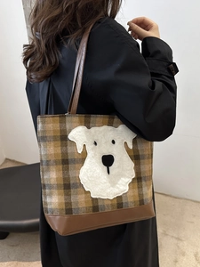 Grand sac cabas marron à carreaux avec patch chien en peluche pour femme moderne