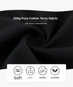 Gros plan sur le tissu en coton French Terry noir 200G doux et respirant