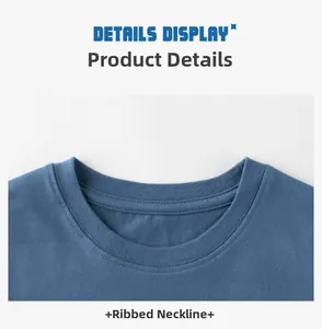 Gros plan sur le tissu en maille bleue et le col en bord-côte du t-shirt pour garçon