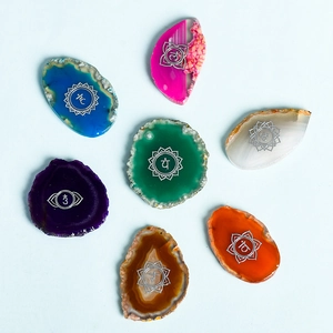 Natural Agate Slices Chakra Healing Stones Sanskrit Symbols Engraved Crystal Meditation Yoga Decor Gift Box Included
