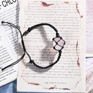 Bracciale intrecciato fatto a mano con pietra di cristallo rosa e cordino regolabile