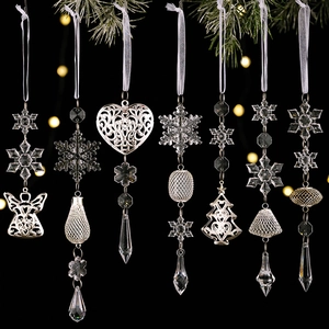 Set de décorations de Noël en acrylique transparent avec flocons et détails argentés
