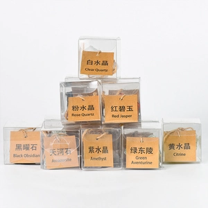 Set di 8 minerali naturali e cristalli in scatola trasparente per decoro e studio