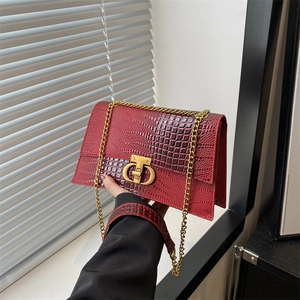 Trendy Crocodile Pattern PU Leather Chain Shoulder Bag For Women Vintage Style Crossbody Small Square Bag With Metal Lock