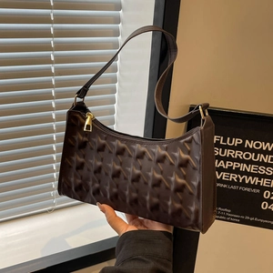 Vintage PU Leather Star Embossed Underarm Bag Women French Minimalist Baguette Bag Single Shoulder Bag With Metal Zipper