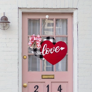 Targa per porta a forma di cuore in legno con motivo a quadri per San Valentino