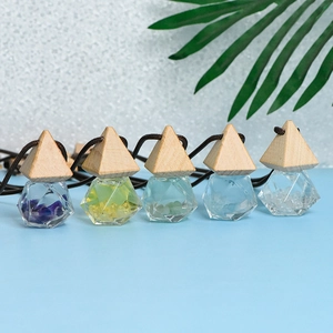 Crystal Car Perfume Bottle Wood Cap Geometric Glass Essential Oil Diffuser Hanging Pendant Home Decor Fragrance Accessories