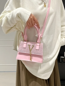 Chic pink mini handbag with sequin flap, golden V-buckle and tassel for women
