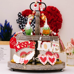 Décorations de Saint-Valentin en bois pour plateau avec ailes d'ange et perles