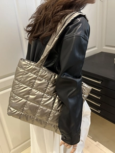 Sac fourre-tout matelassé doré brillant pour femmes avec une grande capacité