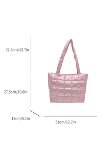Sac fourre-tout rose matelassé brillant avec dimensions en centimètres et pouces