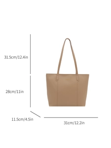 Sac fourre-tout beige élégant pour femme avec dimensions sur fond blanc épuré