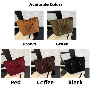 Couleurs disponibles pour le sac cabas en toile à rivets : Marron, Vert, Rouge, Café et Noir