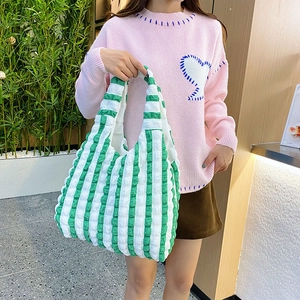 Grand sac cabas en tissu bulle à rayures vertes et blanches pour un usage quotidien