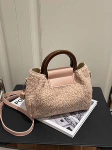 Sac à Main en Peluche Mignon pour Femmes Fausse Laine d'Agneau Sac Bandoulière Avec Poignée Grain de Bois Hiver