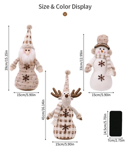 Dettagli sulle dimensioni di tre figurine di peluche natalizie con misure e scala