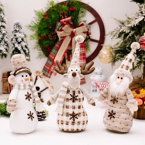 Set di 3 bambole natalizie in maglia con pupazzo di neve, renna e Babbo Natale decoro