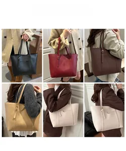 Collage de grands sacs cabas en cuir PU en cinq couleurs avec bandoulières réglables