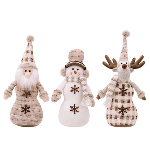 Set di 3 figurine natalizie in peluche con Babbo Natale, pupazzo di neve e renna decorativa