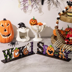 Decorazioni da tavola in legno per Halloween con scritte Wicked e Spooky e motivi di zucca e fantasma