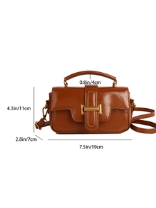 Petit sac bandoulière marron en similicuir avec dimensions et style sac docteur