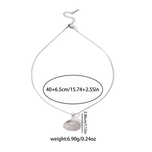 Collier avec pendentif coquillage argenté texturé et chaîne ajustable à accents brillants