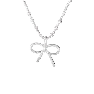 Collier élégant argenté avec pendentif nœud papillon et détails de texture corde pour femme
