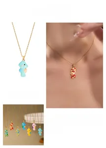 Détails du pendentif hippocampe coloré en émail avec chaîne fine dorée de style marin