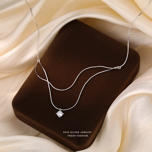 Collier élégant en argent S925 avec pendentif en zircon à quatre griffes et double chaîne