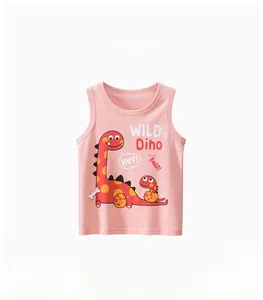 Dettaglio canotta rosa in cotone per bambini con simpatica stampa di dinosauro cartoon