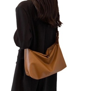 Retro brown leather tote bag with minimalist crescent design for women's daily fashion