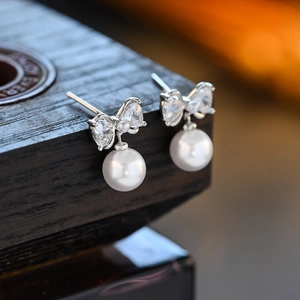 Elegant Bow Artificial Pearl Stud Earrings With Silver Earring Post Zircon Inlaid Copper Jewelry Women French Style Fashion