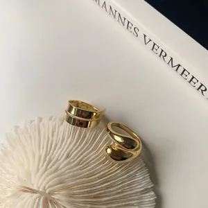 Anelli a spirale e fascia a goccia in argento S925 placcato oro su base minimalista