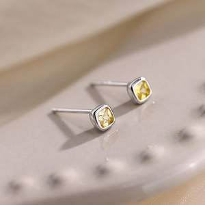 Luxury square sugar stud earrings with yellow cubic zirconia on 925 silver base