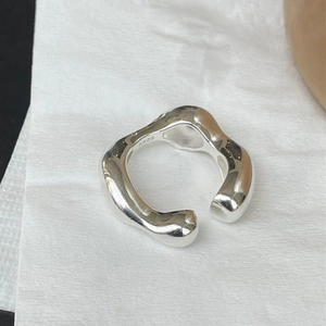 Minimalist S925 sterling silver irregular lava ring with fluid polished design