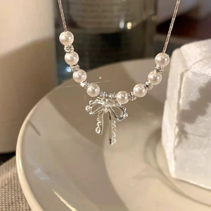 Collier Pendentif Noeud Künstliche Perle Vintage Français Cuivre Creux Chaîne Clavicule Bijoux Élégants Pour Femmes