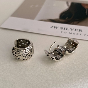 Retro geometric hollow silver earrings with auspicious cloud pattern and S925 hallmark