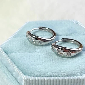 Orecchini Huggie Con Stella Incisa Rame Con Zircone Zirconia Gioielli Di Moda Minimalista Per Donne