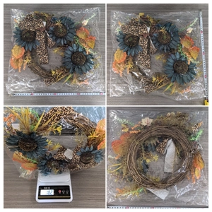 Detail view of blue sunflower wreath dimensions and weight measurement in packaging