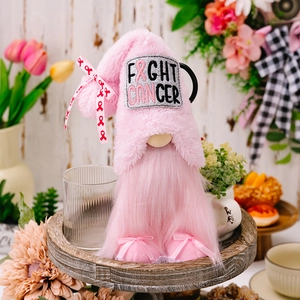 Gnome en peluche rose avec message Fight Cancer sur plateau pour décor de maison